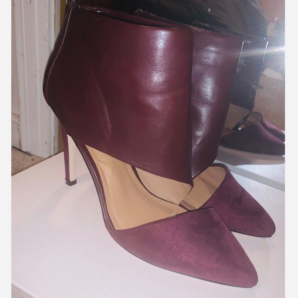 🌹BEAUTIFUL unique Burgundy Booties!🌹